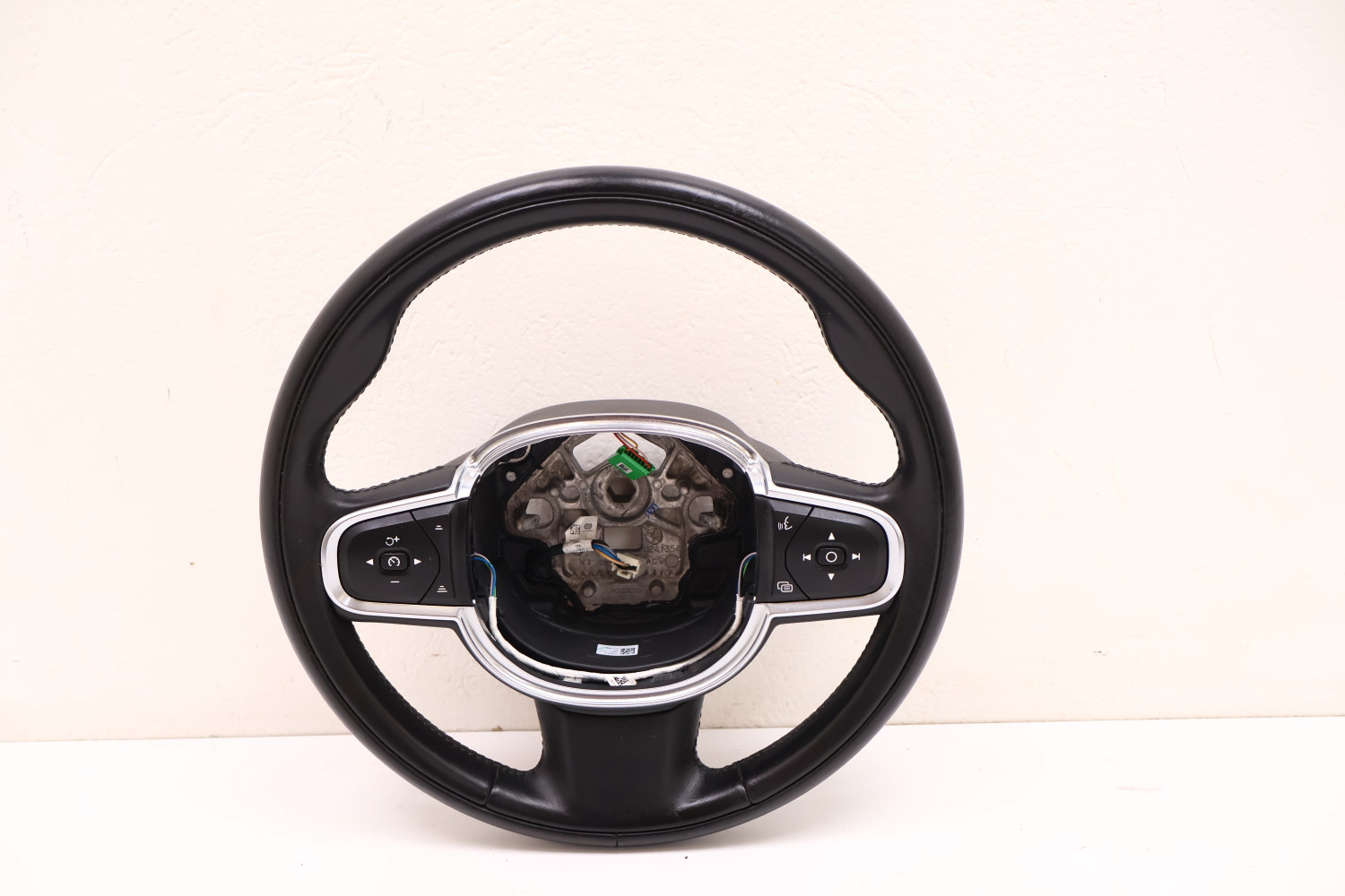 VOLVO XC60 II KIEROWNICA WIELOFUNKCYJNA 31407817
