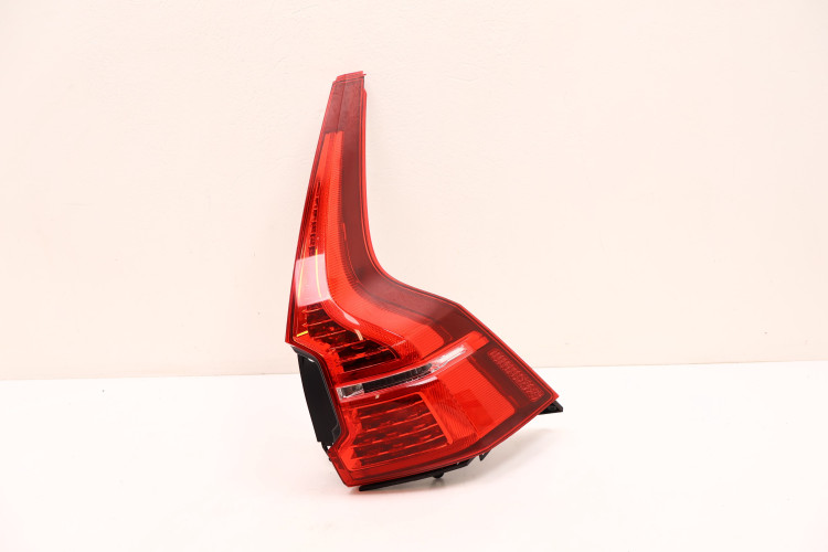 VOLVO XC60 II LAMPA PRAWA TYŁ