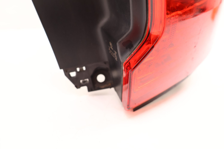 VOLVO XC60 II LAMPA PRAWA TYŁ