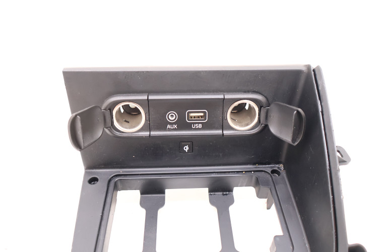 KIA NIRO I PANEL USB AUX 84632-G5010