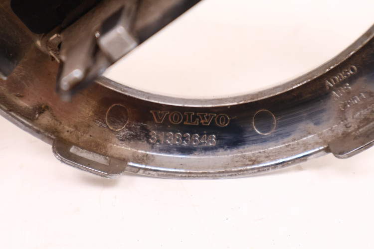VOLVO XC60 II ZNACZEK EMBLEMAT PRZÓD 31383646, 31383923