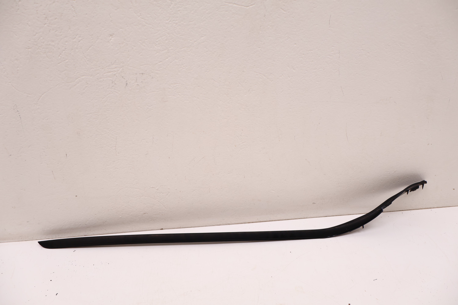 VOLVO XC60 II USZCZELKA SZYBY CZOŁOWEJ PRAWA 32210591