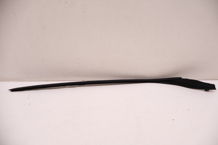 VOLVO XC60 II LISTWA SZYBY CZOŁOWEJ LEWA 32210590