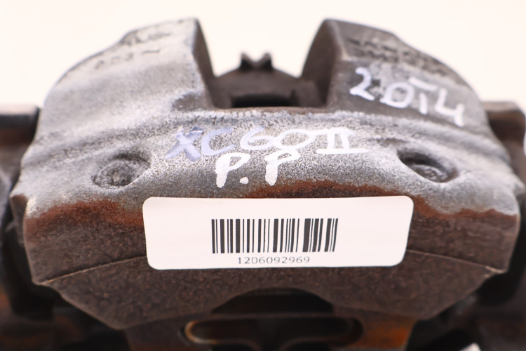 VOLVO XC60 II 2.0 T4 ZACISK HAMULCA PRAWY PRZÓD 31471661