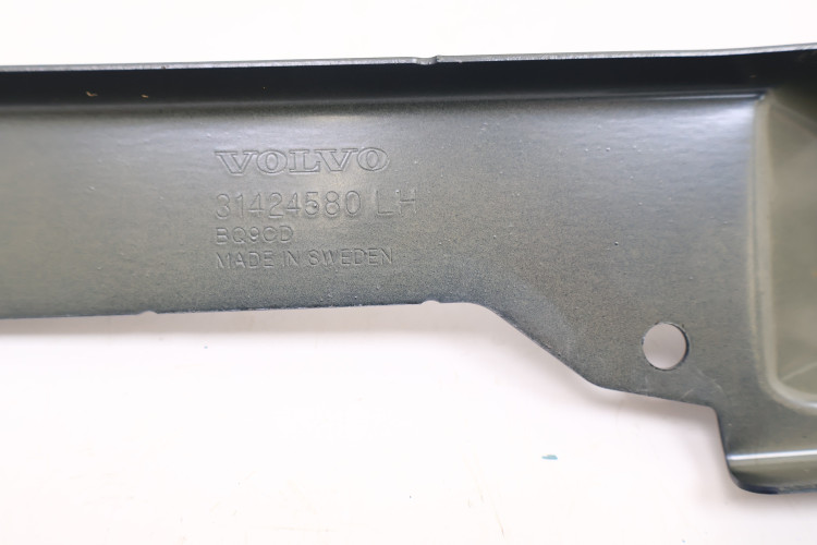 VOLVO XC60 II MOCOWANIE BŁOTNIKA LEWE PRZÓD 723 31424580
