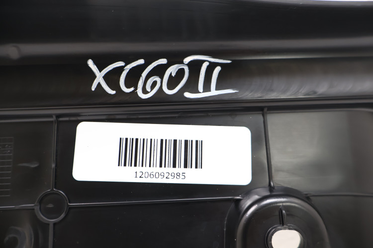 VOLVO XC60 II OSŁONA PASA PRZEDNIEGO 31407990