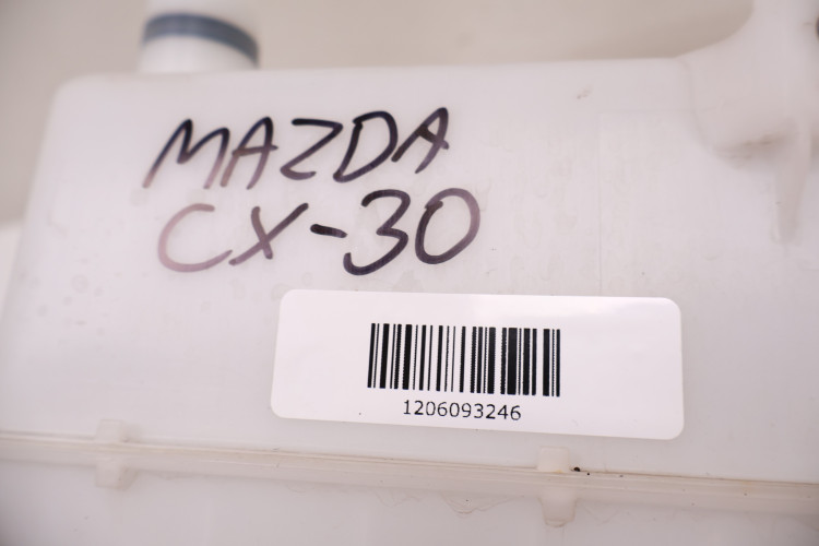 MAZDA CX-30 ZBIORNICZEK SPRYSKIWACZY BCKA-67480