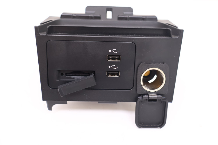 MAZDA CX-30 PANEL USB GNIAZDO ZAPALNICZKI DFR5-644A1, DN4E-669U0