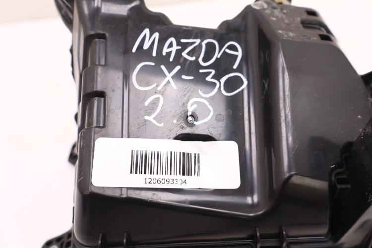 MAZDA CX-30 2.0 SKYACTIV-G HYBRID SKRZYNKA BEZPIECZNIKÓW BCKA-6676Y