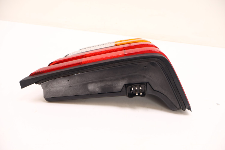 MERCEDES-BENZ W124 LAMPA PRAWA TYŁ 1248200264