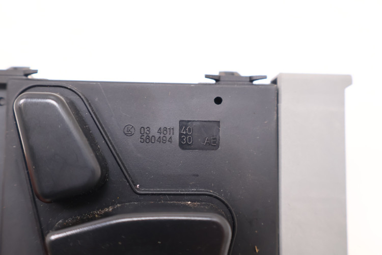 JEEP GRAND CHEROKEE WK2 PRZYCISK PANEL FOTELA PRAWY PRZÓD 56049430