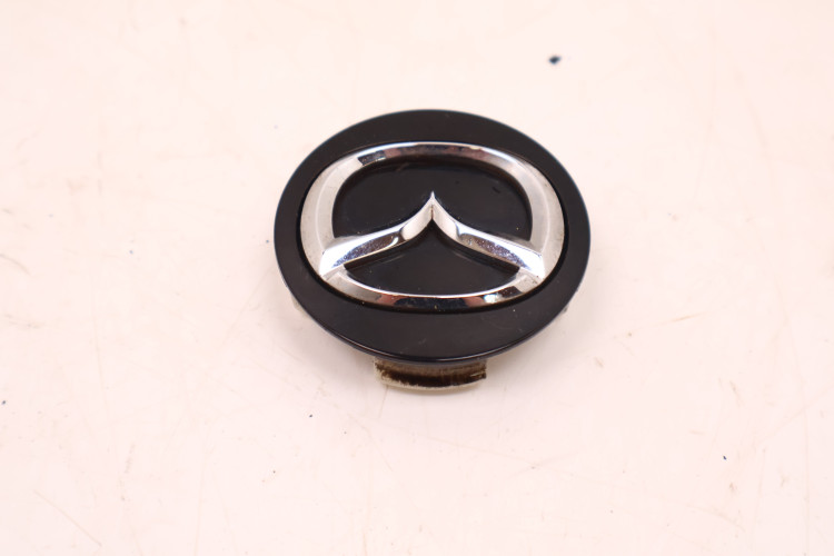 MAZDA XC-30 DEKIELEK EMBLEMAT BBM237190