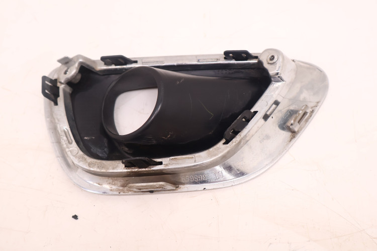 JEEP GRAND CHEROKEE WK2 KRATKA CHROM HALOGENU LEWA PRZÓD 68143083AB