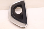 JEEP GRAND CHEROKEE WK2 KRATKA CHROM HALOGENU PRAWA PRZÓD 68143082AB