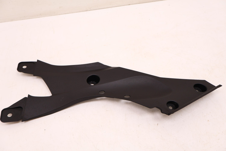 MASERATI GRECALE OSŁONA PASA PRZEDNIEGO LEWE PRZÓD 670215672