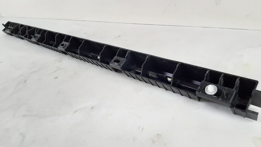 VOLVO XC90 II ŚLIZG LISTWY PROGOWEJ PRAWY 31395858
