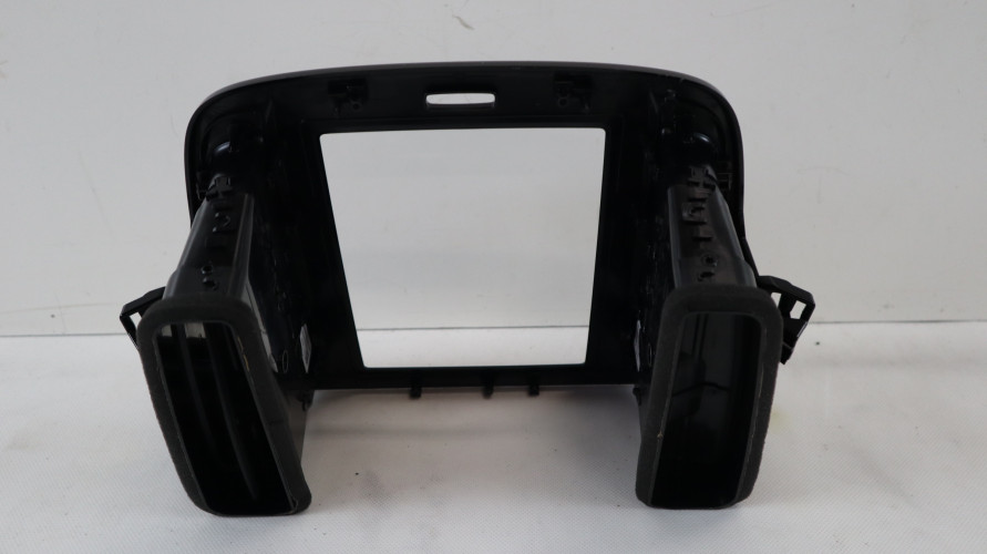 RAMKA OSŁONY RADIA VOLVO XC40 32277960