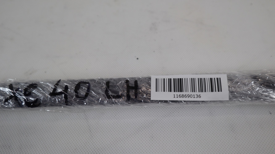 VOLVO XC40 LISTWA SZYBY CZOŁOWEJ LEWA 31448939