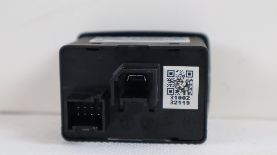FIAT 500L GNIAZDO AUX 735558298