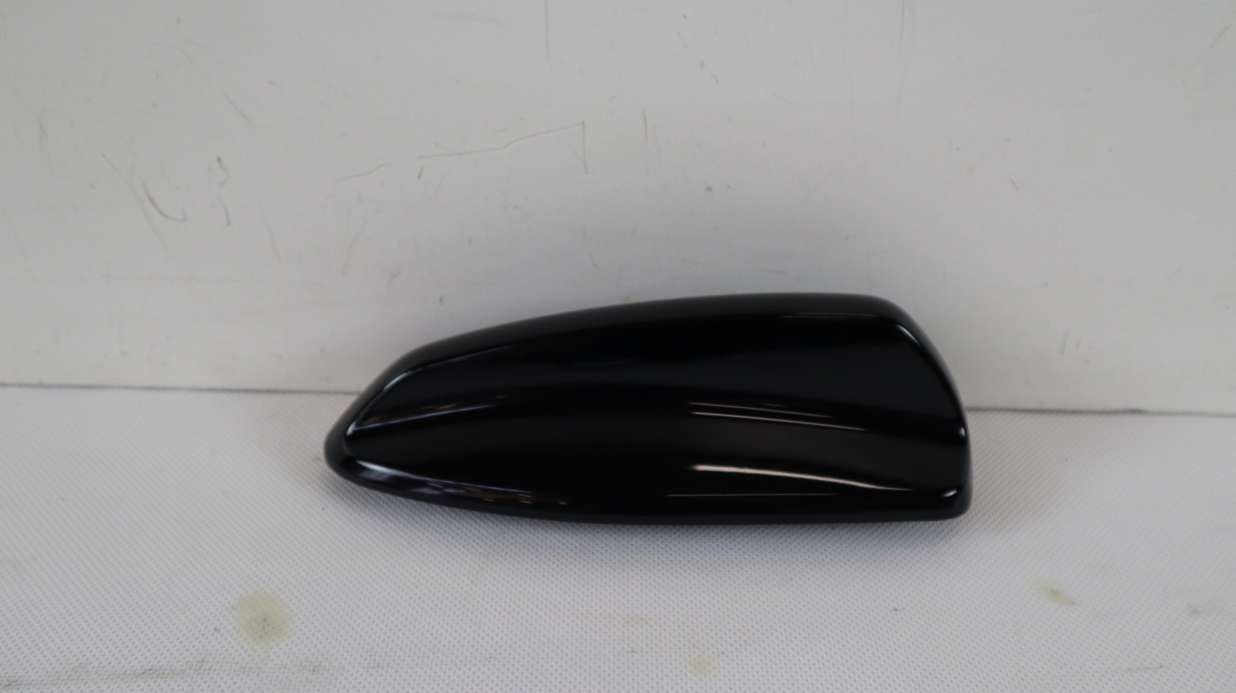 VOLVO V60 II PŁETWA OSŁONA ANTENY 19 019 31383677