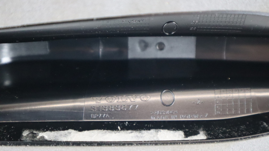 VOLVO V60 II PŁETWA OSŁONA ANTENY 19 019 31383677