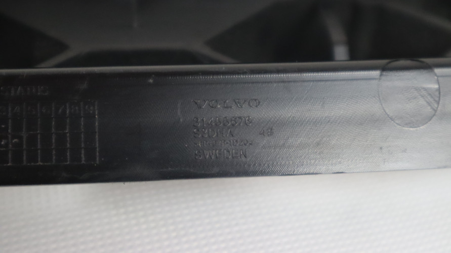 VOLVO V60 II 2.0 PLUGIN HYBRID ŚLIZG ZDERZAKA TYŁ 31455676