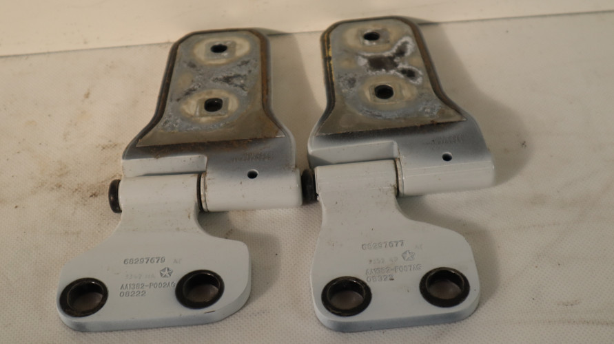 JEEP WRANGLER JL 18- ZAWIASY DRZWI LEWYCH TYŁ 68297677AC,  68297679AC