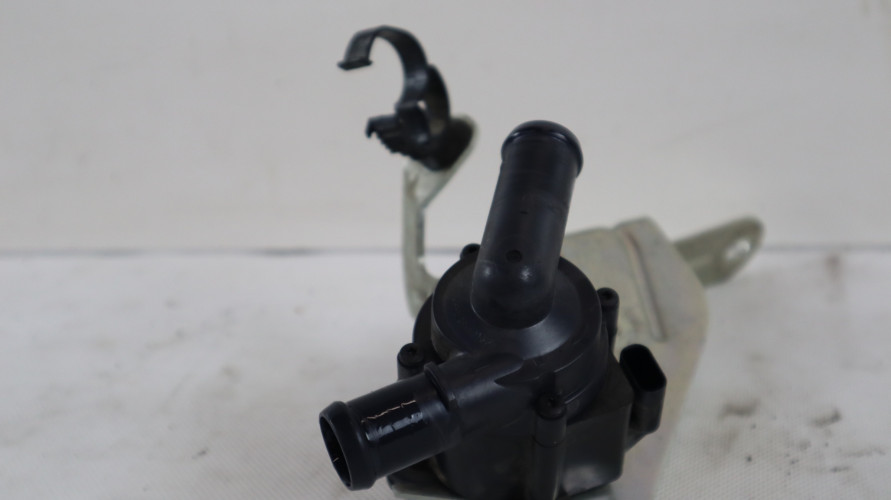 VOLVO XC40 1.5 T2 DODATKOWA POMPKA WODY 32222112