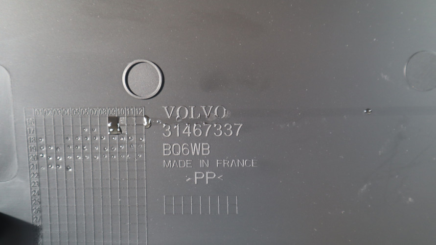 VOLVO XC40 OSŁONA FOTELA TYŁ 31467337