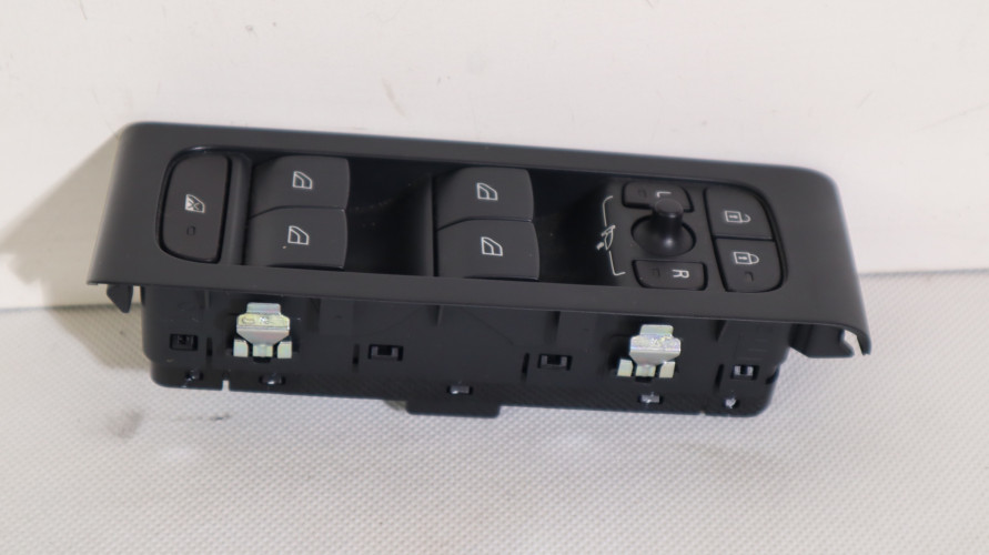 VOLVO XC40 PRZEŁĄCZNIK PANEL SYZB LEWY PRZÓD 32256757