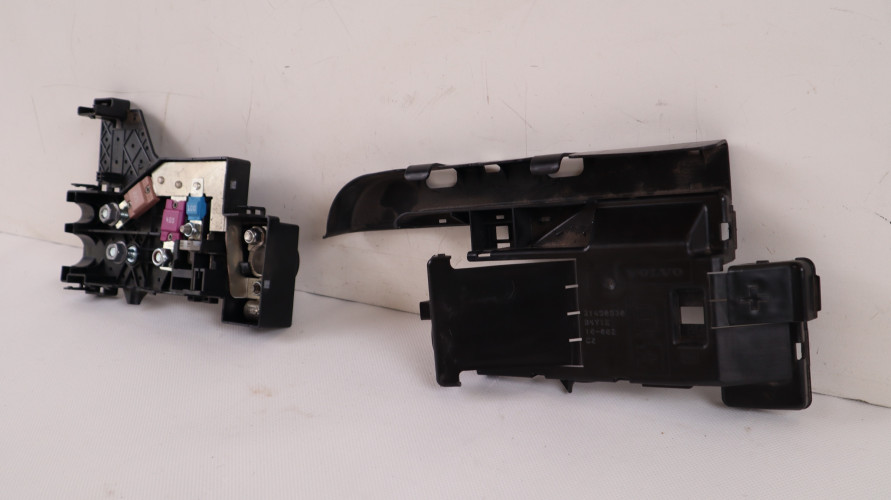 VOLVO V90 2.0 D4 MODUŁ KLEMA PLUSOWA 31450530