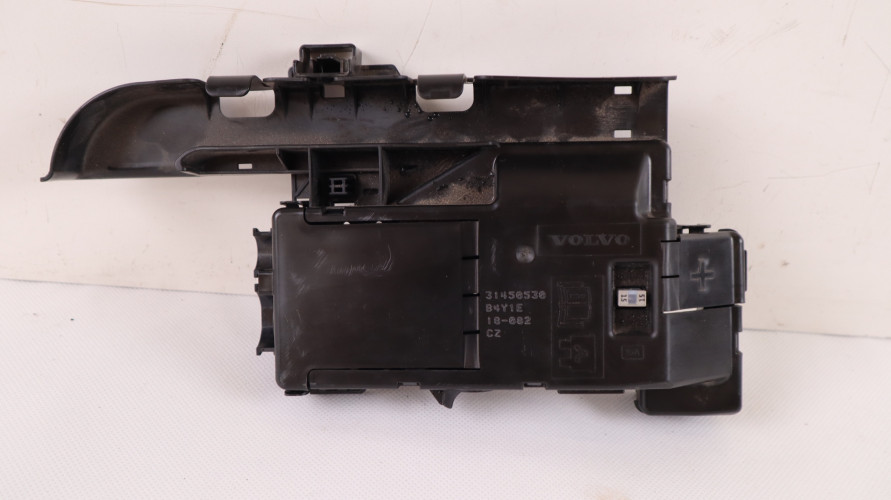VOLVO V90 2.0 D4 MODUŁ KLEMA PLUSOWA 31450530