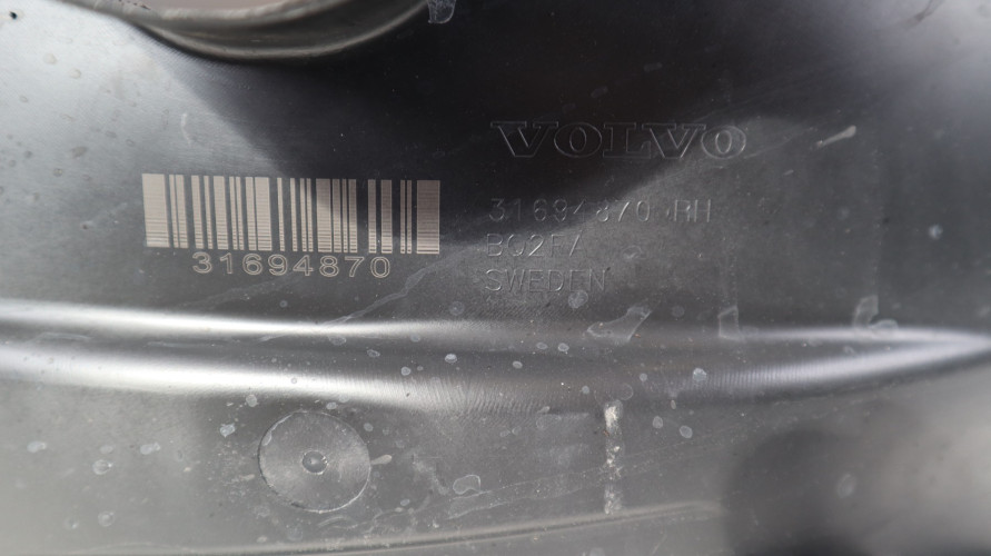 VOLVO XC60 II NADKOLE PRAWE PRZÓD 31694870