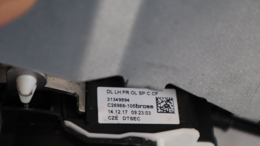 VOLVO XC90 II ZAMEK DRZWI LEWY PRZÓD 31349894