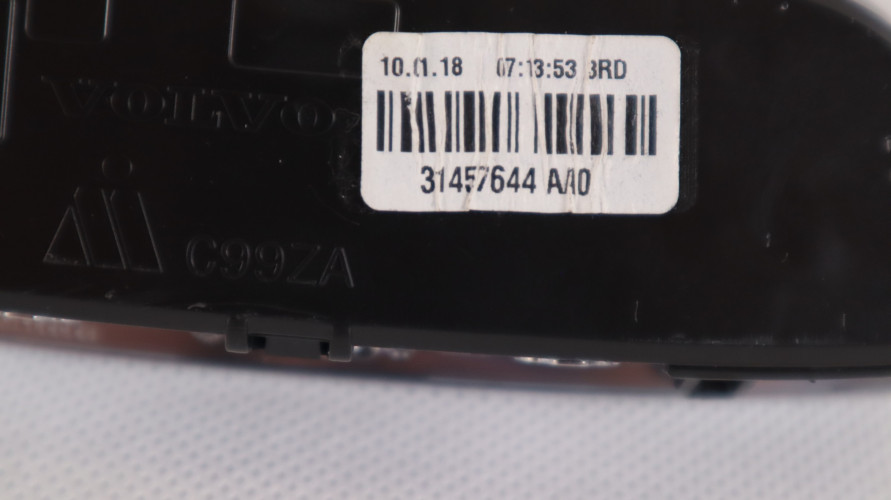 VOLVO XC90 II LAMPKA PODSUFITKI PANEL OŚWIETLENIA 31457644
