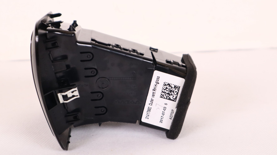 VOLVO XC60 II KRATKA NAWIEWU PRAWA 31417692
