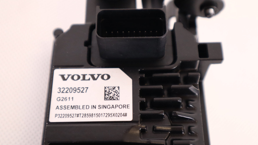 VOLVO XC60 II RADAR KAMERA PRZÓD 32209527
