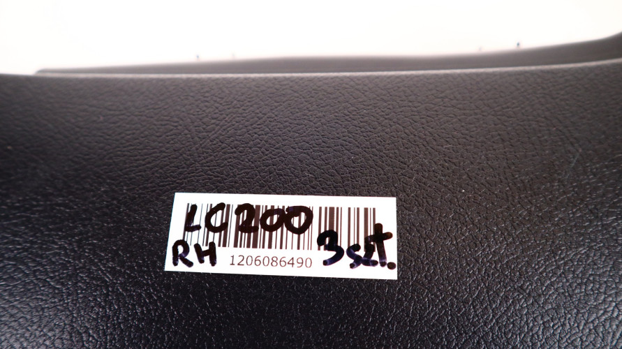 TOYOTA LAND CRUISER 200 OSŁONY ZAŚLEPKI PASAŻERA 62111-60150