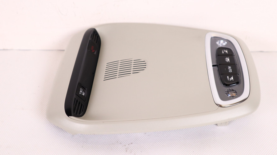 VOLVO XC90 II LAMPKA PODSUFITKI 31479611, 31443745