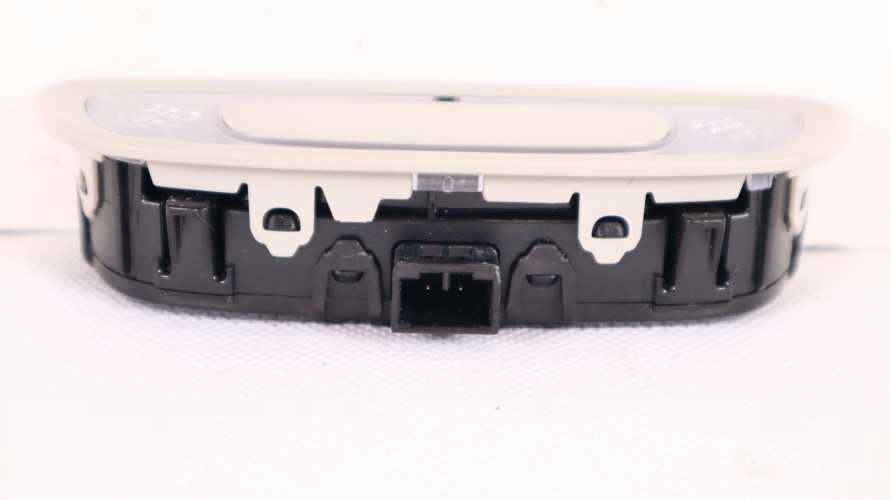 VOLVO XC90 II LAMPKA PODSUFITKI PANEL OŚWIETLENIA 31457648