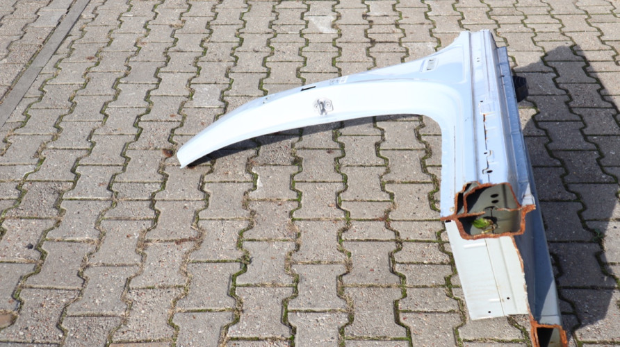 VOLVO XC40 ĆWIARTKA SŁUPEK LEWY