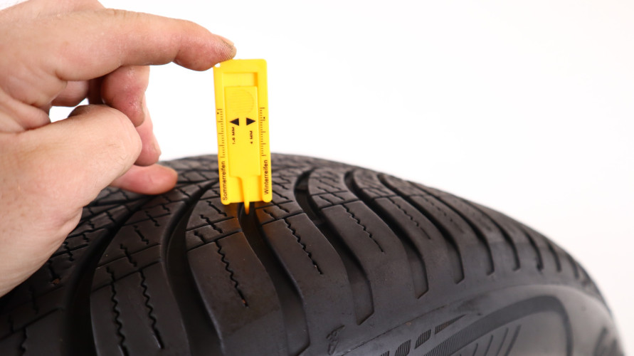 OPONA GOODYEAR VECTOR 235/55/19