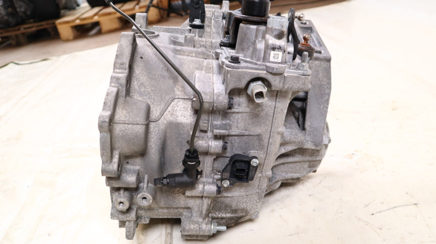 VOLVO V70 III 2.0 D3 SKRZYNIA BIEGÓW MANUALNA 1285121