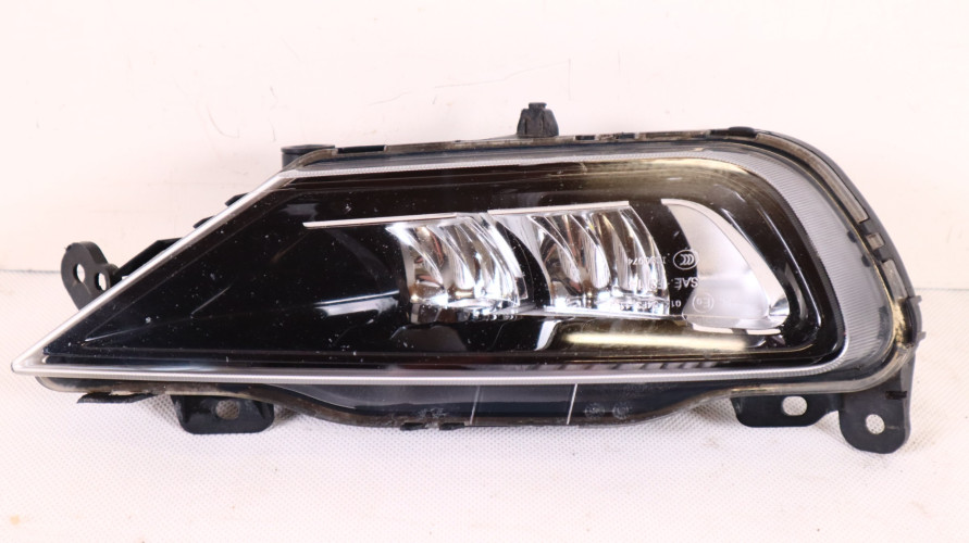 VOLVO XC90 II HALOGEN LAMPA PRZECIWMGIELNA PRAWA 31395866