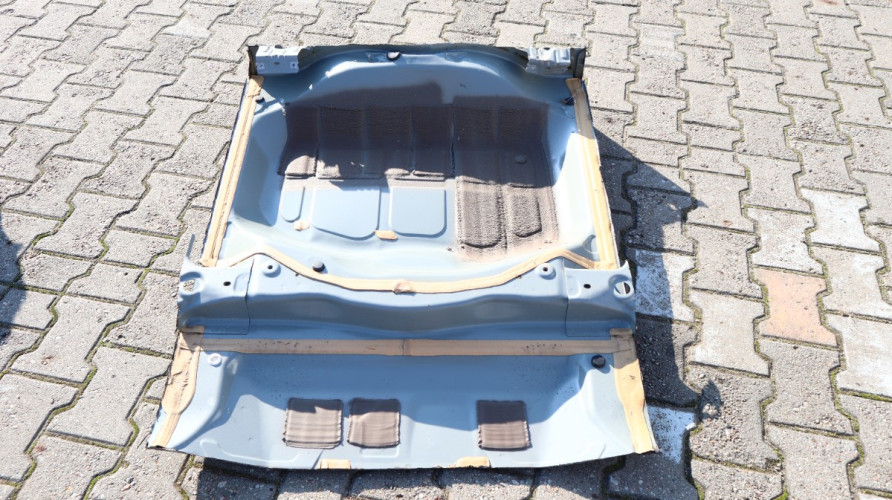 VOLVO V90 II T8 WANNA PAS TYLNY PODŁOGA