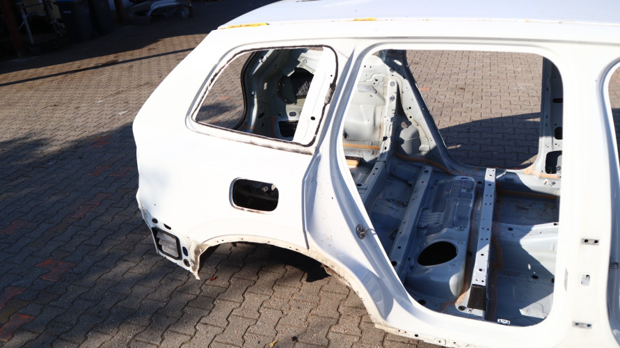 VOLVO XC90 II ĆWIARTKA BŁOTNIK PRAWY TYŁ