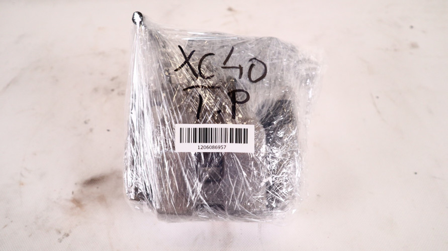 VOLVO XC40 ZACISK HAMULCA PRAWY TYŁ 32276922, 31471181