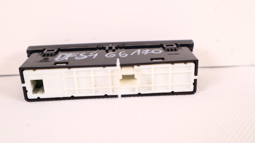 MAZDA CX-30 PANEL PRZEŁĄCZNIKI DFS4-66170