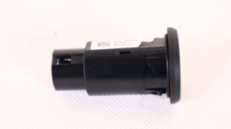 JAGUAR I-PACE PANEL USB J9D3-19010-AA