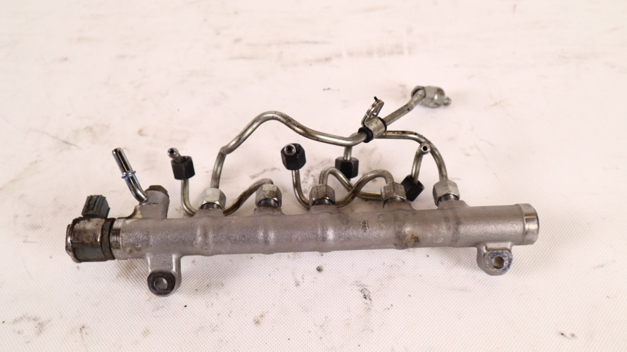 VOLVO XC60 II 2.0 D4 LISTWA WTRYSKOWA D4204T14 31303612